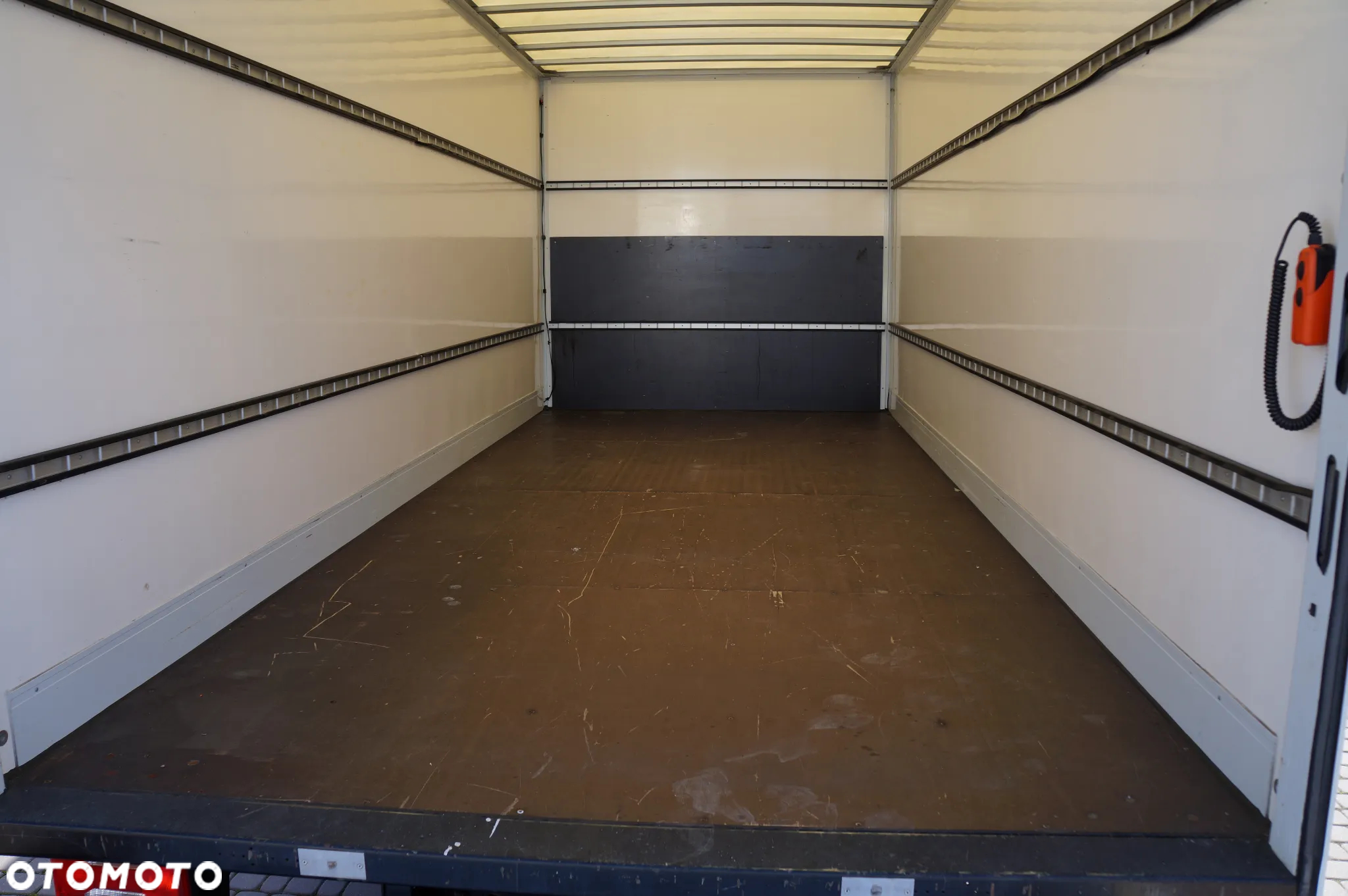 Iveco DAILY 72c18  Automat HI-MATIC Kontener 6 m 117 tys km Wzorowy Stan - 7