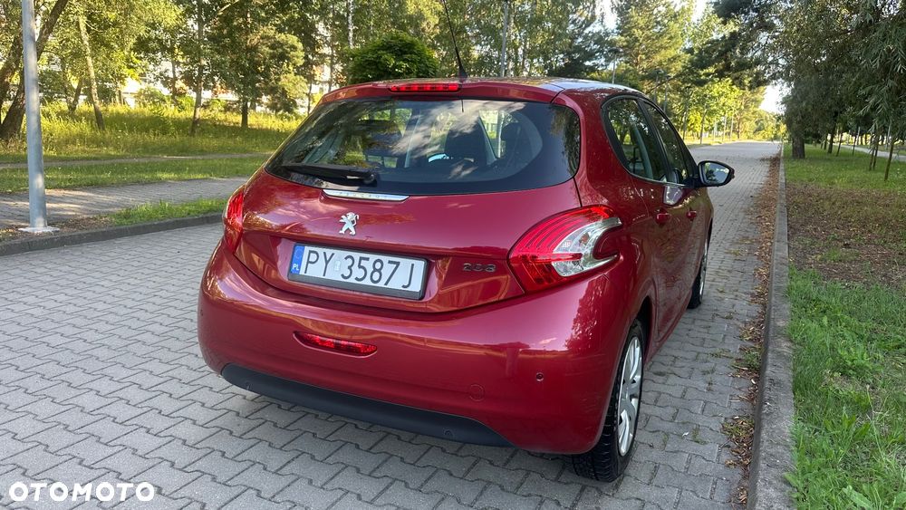 Peugeot 208 - 10