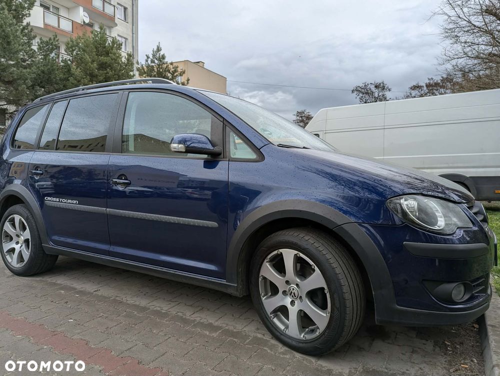 Volkswagen Touran 1.9 TDI DPF DSG Cross - 7