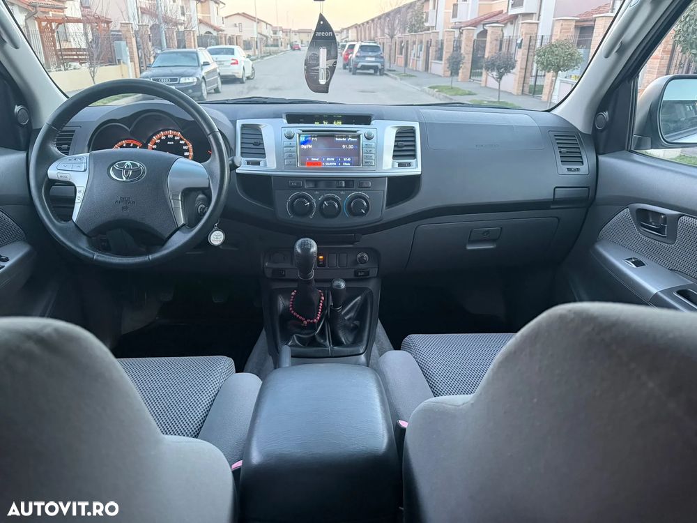 Toyota Hilux - 7