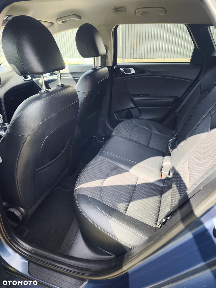 Kia Ceed 1.4 T-GDI L Business Line DCT - 12