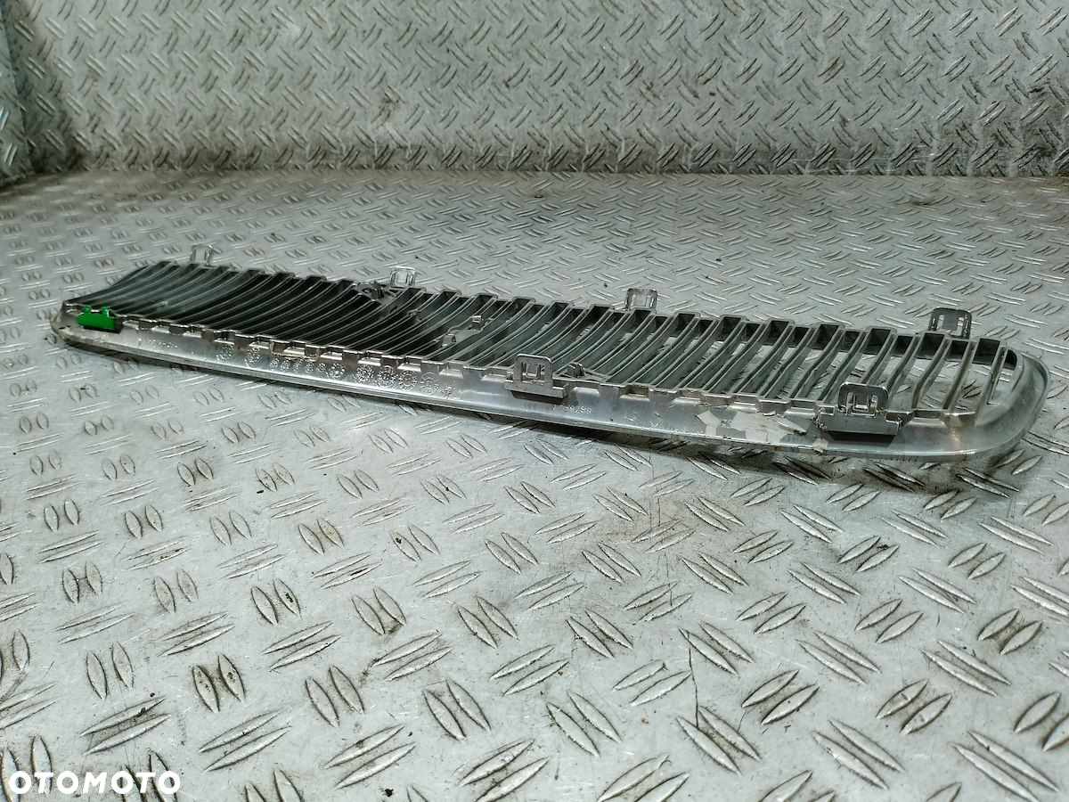 ATRAPA GRILL GRIL VOLVO V50 - 6