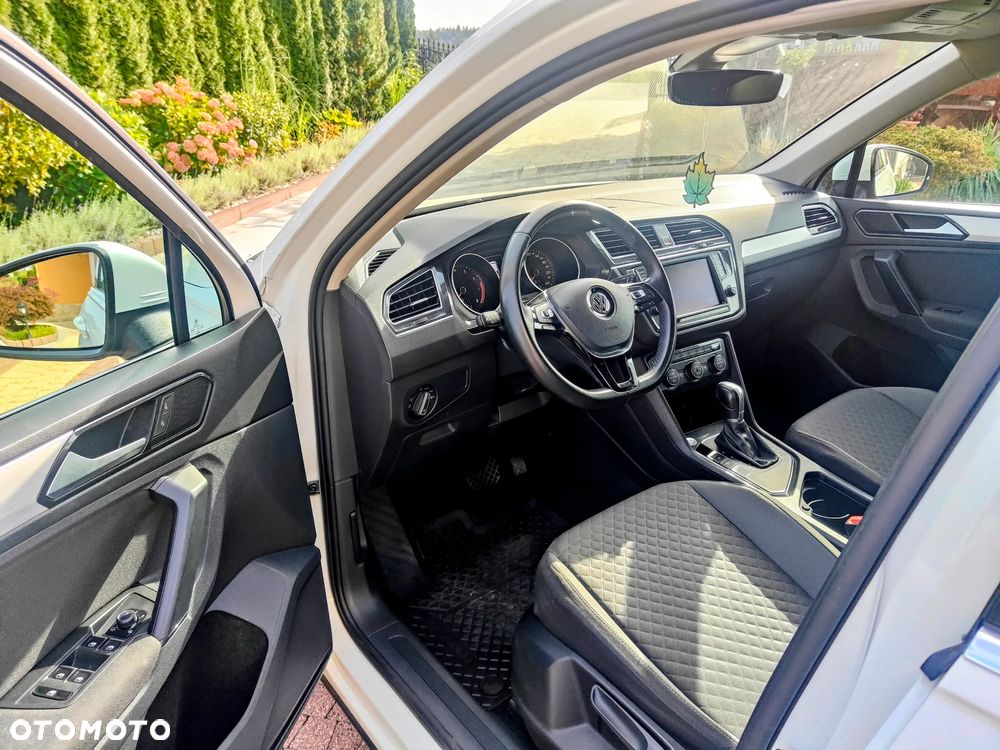 Volkswagen Tiguan - 12