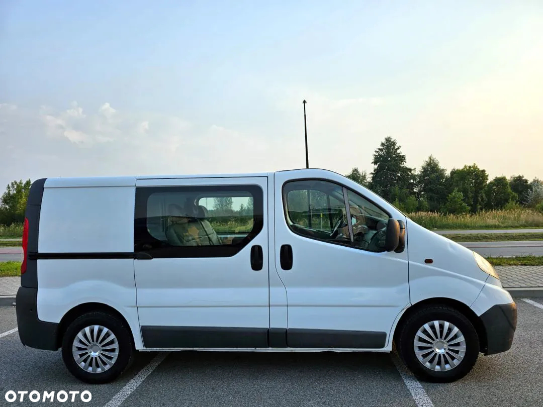 Opel Vivaro 2.5 CDTI L1H1 Tour - 11