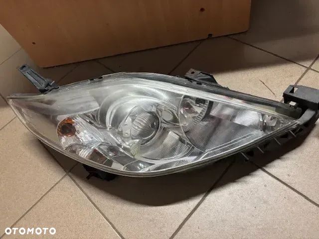 LAMPA PRZÓD LEWA PRAWA MAZDA 5 I - 2