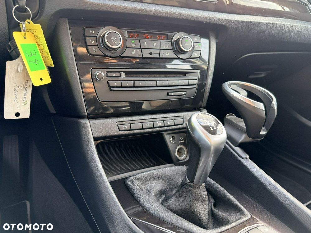 BMW X1 sDrive18d xLine - 29