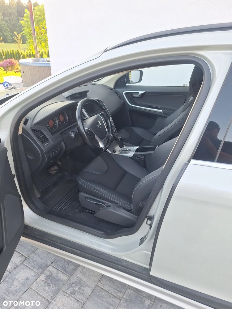 Volvo XC 60 2.4D Momentum - 8