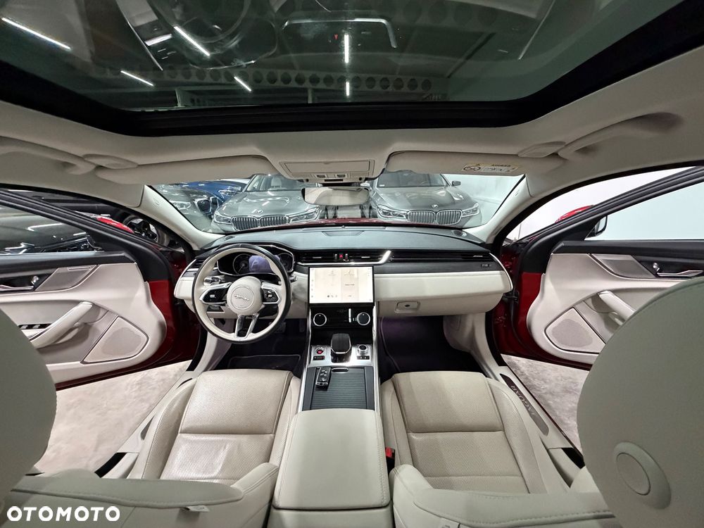 Jaguar XF 2.0 D200 mHEV AWD R-Dynamic SE - 27