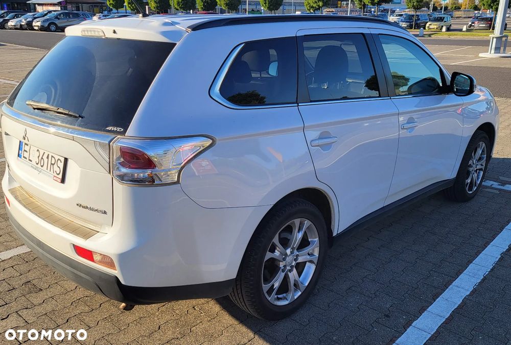 Mitsubishi Outlander 2.2 DID Instyle Navi - 3