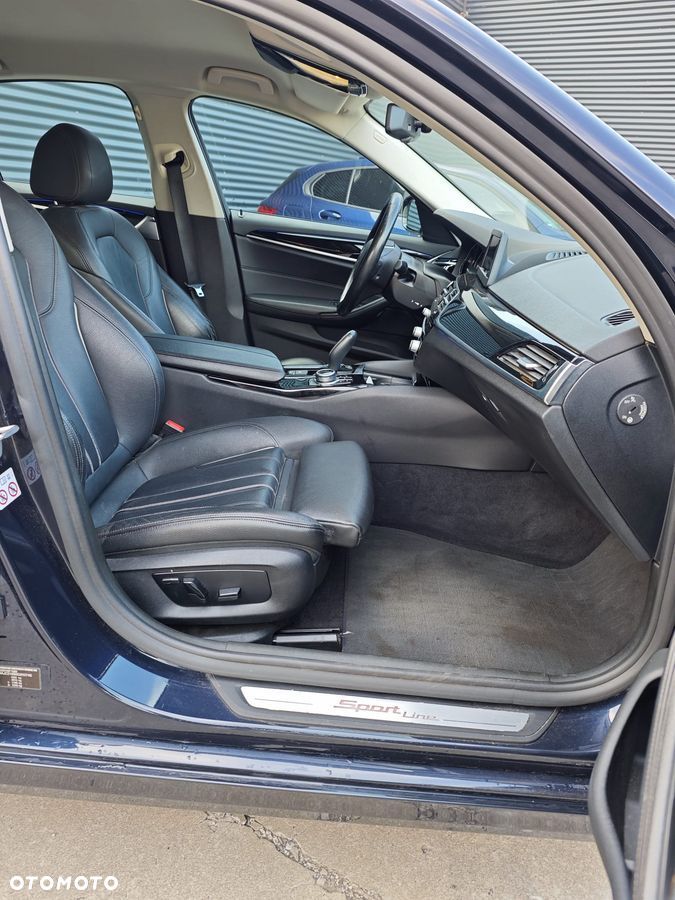 BMW Seria 5 520d xDrive Sport Line - 13