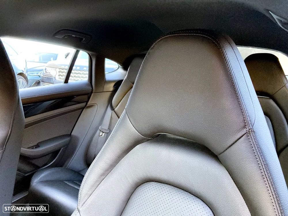 Porsche Panamera 4 E-Hybrid - 26