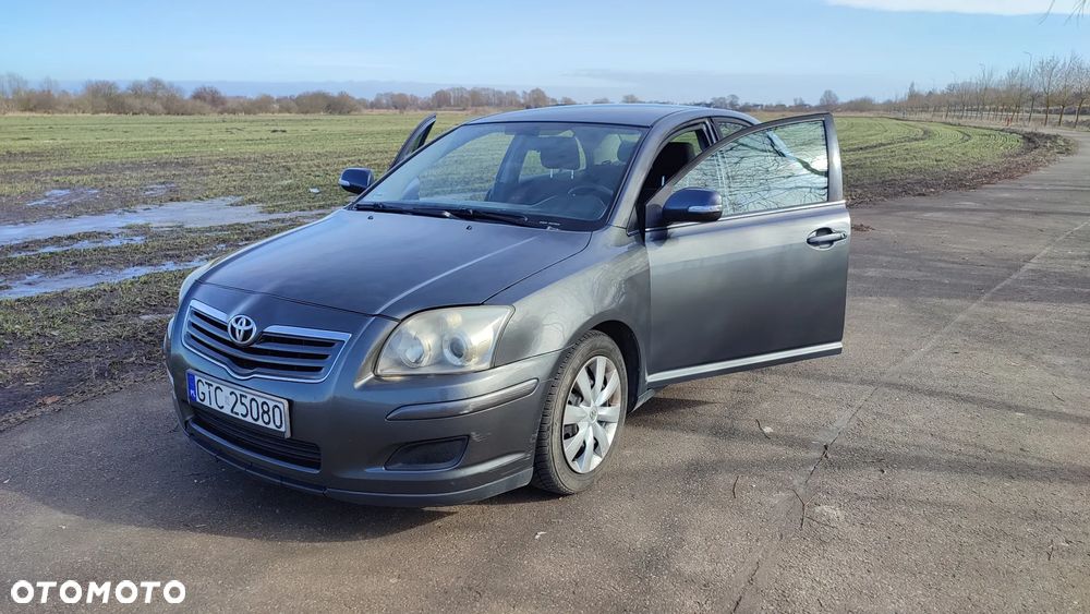 Toyota Avensis 1.8 VVT-i Luna - 1