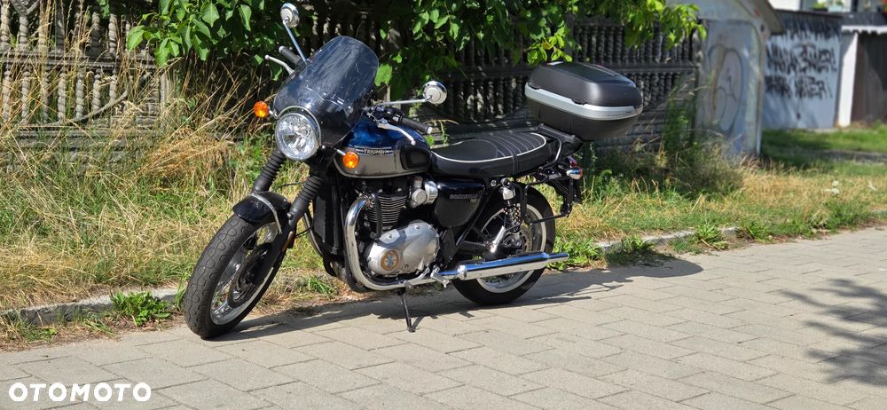 Triumph Bonneville - 11