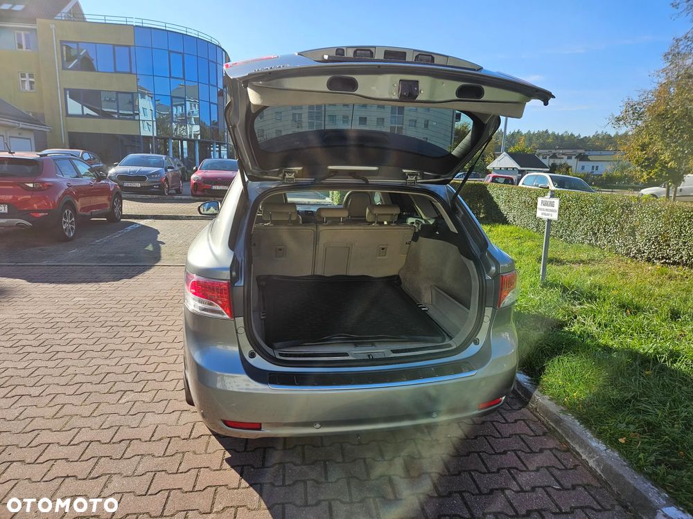 Toyota Avensis 2.0 Prestige MS - 9