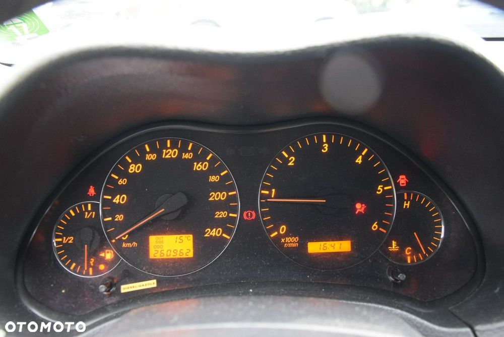 Toyota Avensis - 20