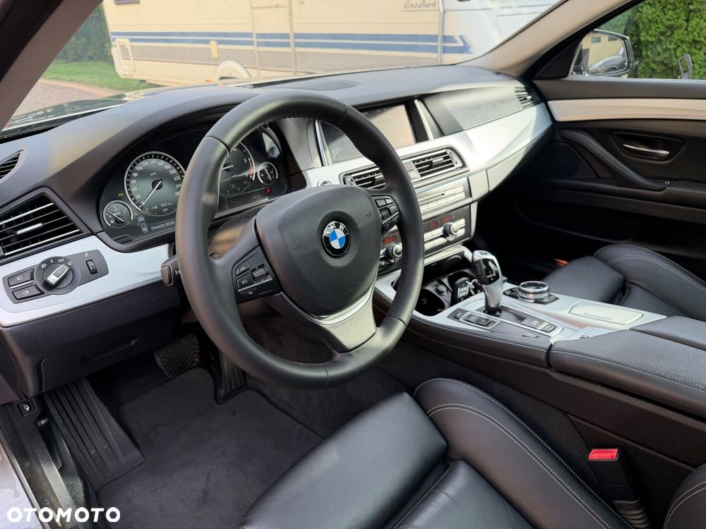 BMW Seria 5 520d Luxury Line - 24