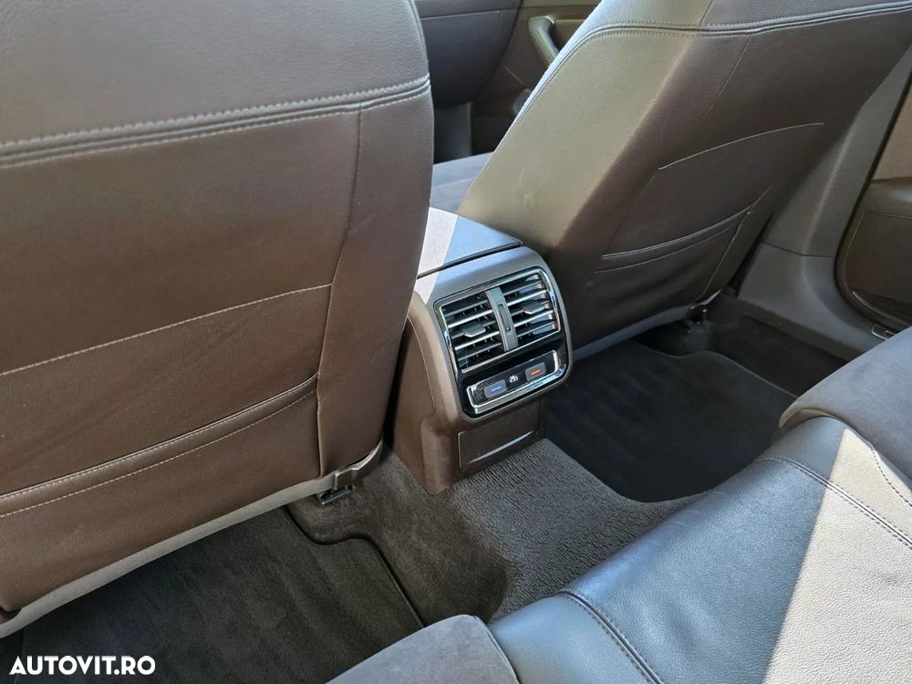Volkswagen Passat 2.0 TDI DSG Highline - 19
