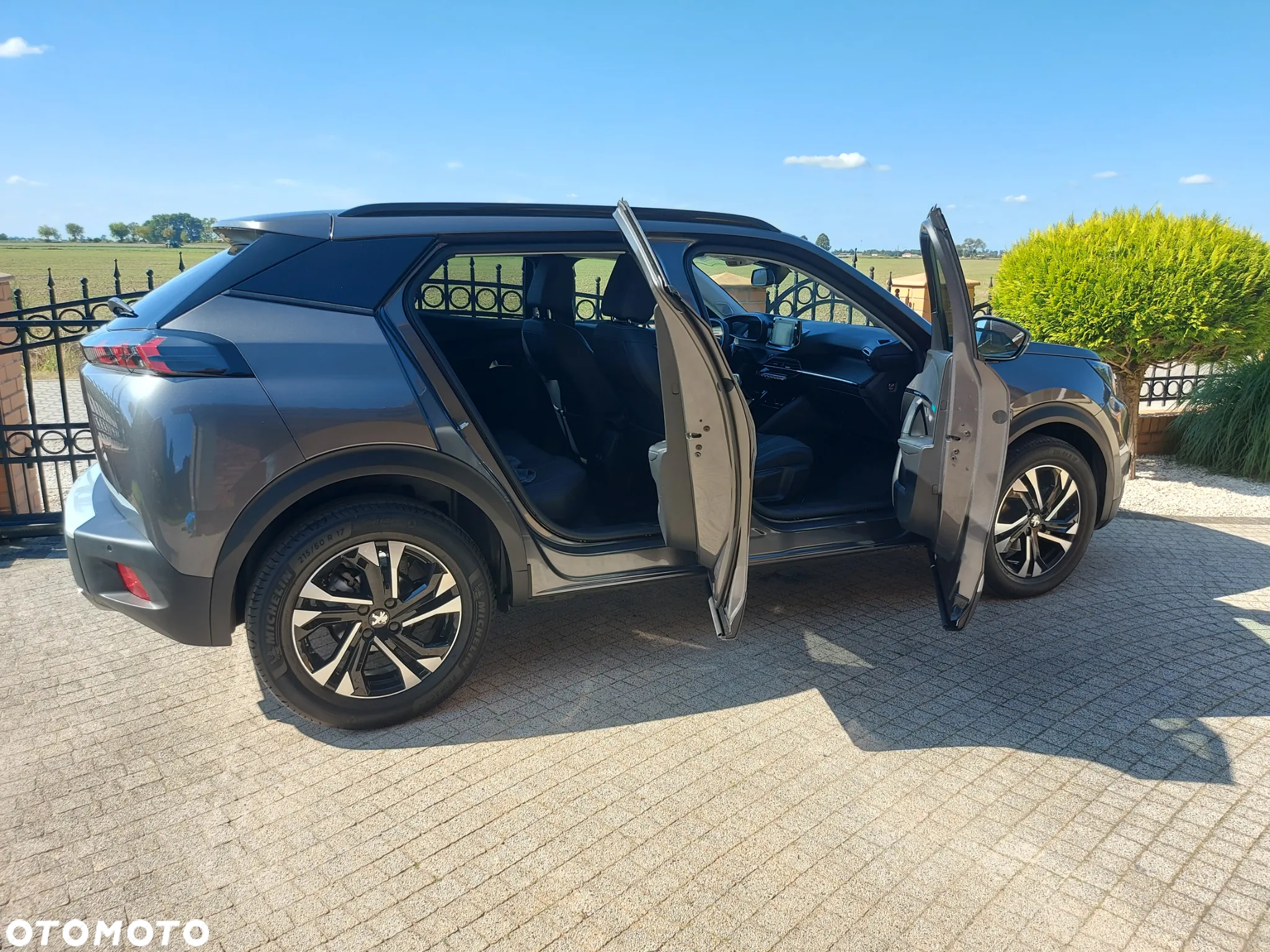 Peugeot 2008 1.2 PureTech Allure S&S EAT8 - 10