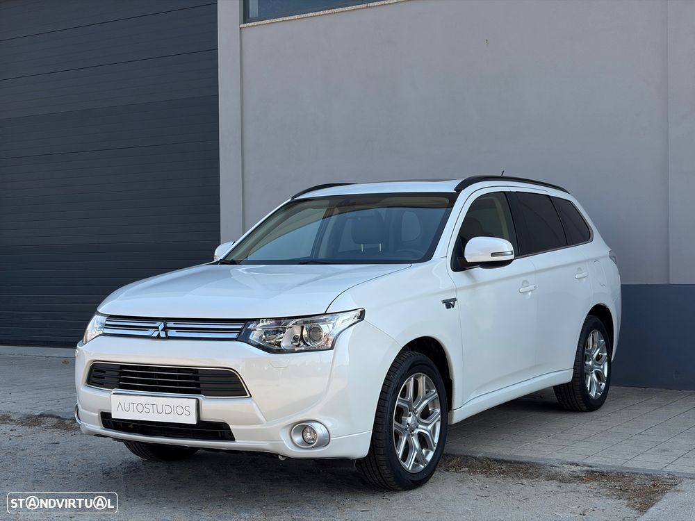 Mitsubishi Outlander 2.0 4WD - 1