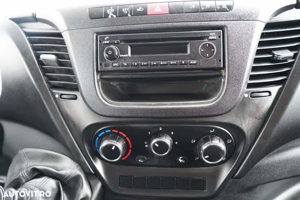 Iveco DAILY 35-130 / BASCULATOR / CU TRACȚIE DUBLA / DOUĂ TRANSPORTURI / MANUAL / 7 LOCURI / - 29