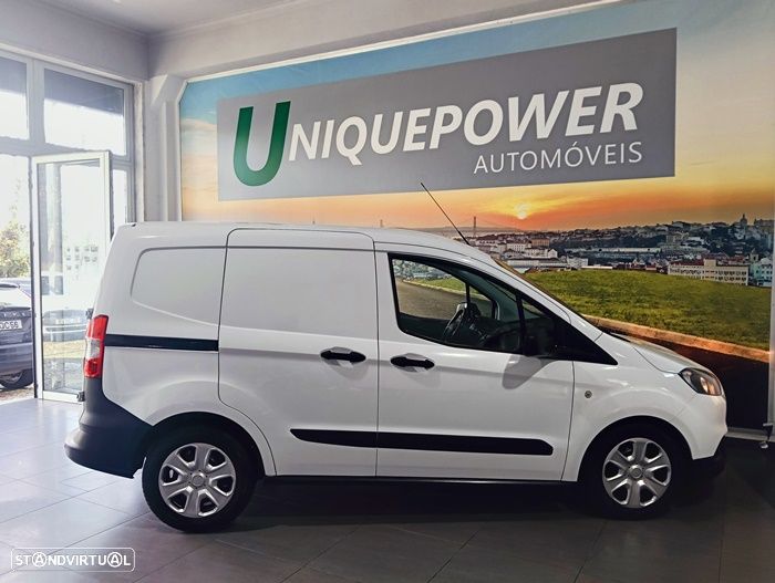 Ford Transit Courier - 4