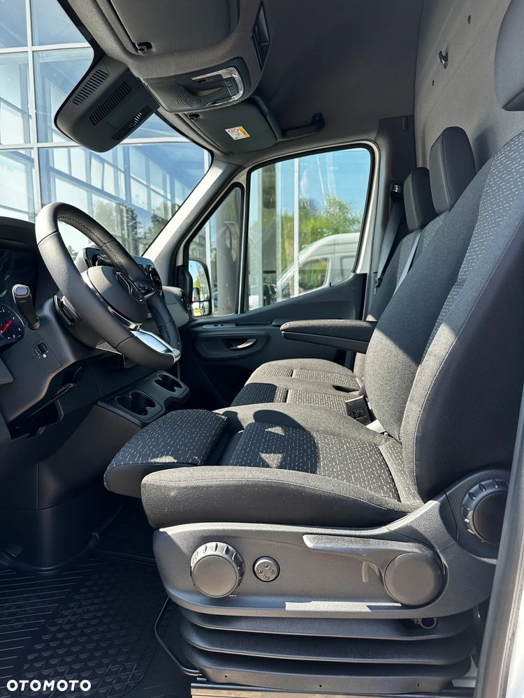 Mercedes-Benz Sprinter - 16