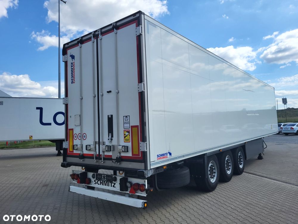 Schmitz Cargobull ThermoKing SLXi300; Dopplestock; Uchwyty promowe, Paleciara - 4