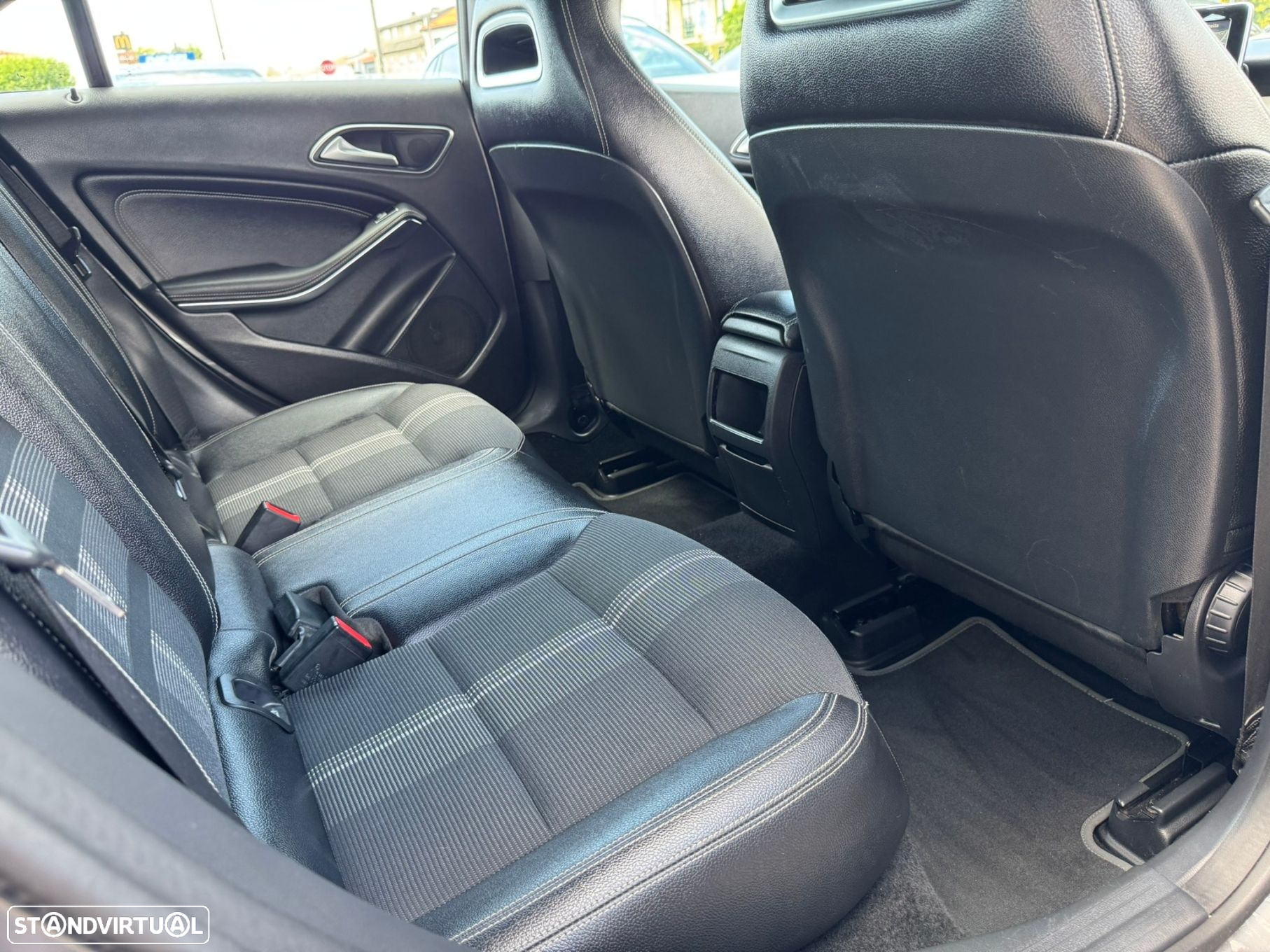 Mercedes-Benz CLA 180 d Urban Aut. - 14