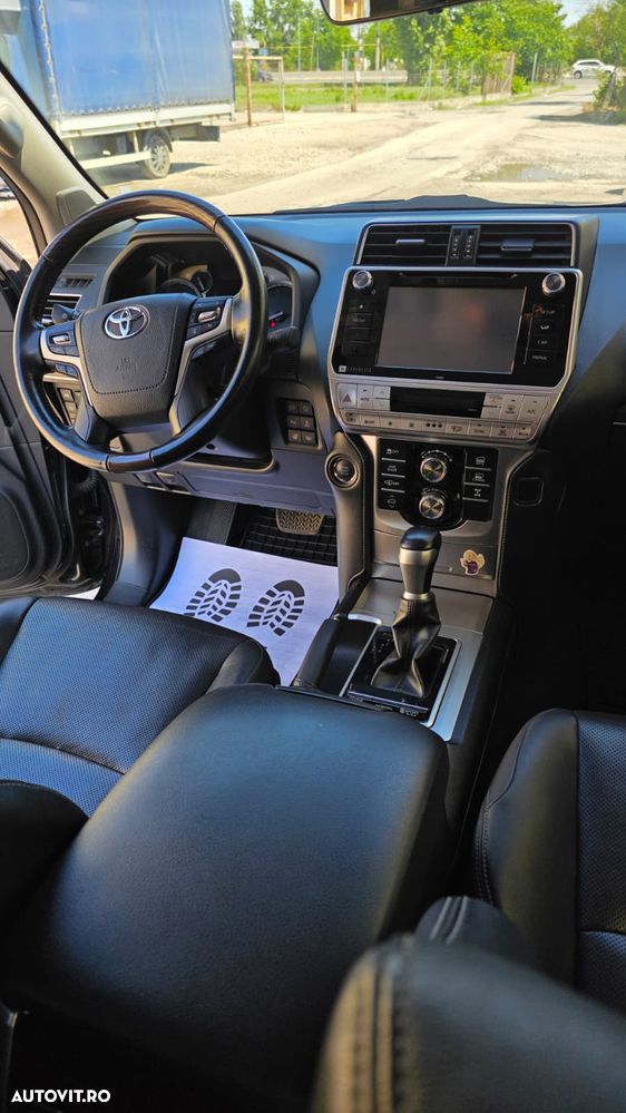 Toyota Land Cruiser 2.8l Turbo D-4D A/T Luxury - 13