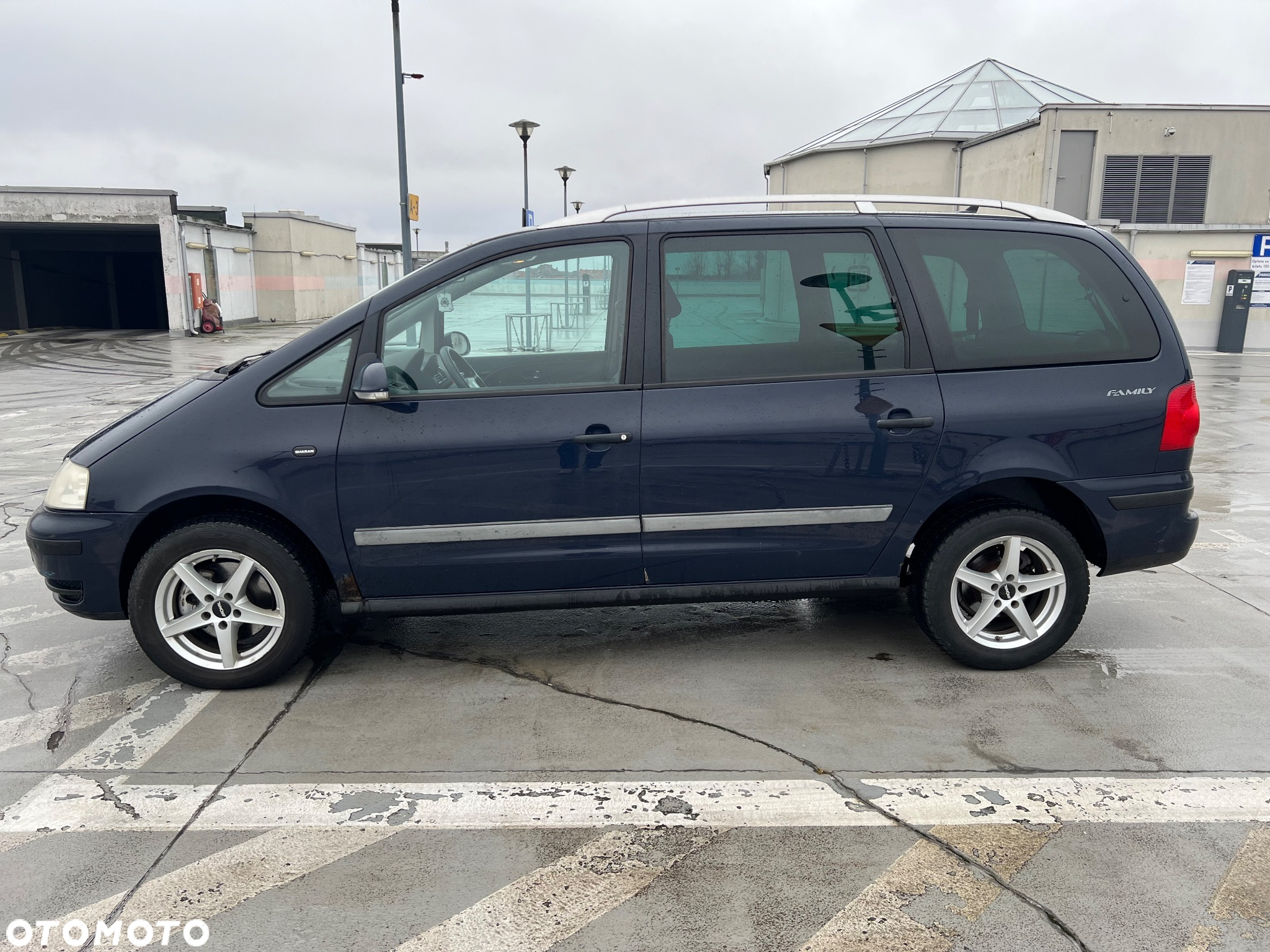 Volkswagen Sharan 2.0 TDI Comfortline - 4