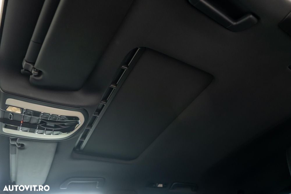 Porsche Cayenne 3.0 L V6 - 19