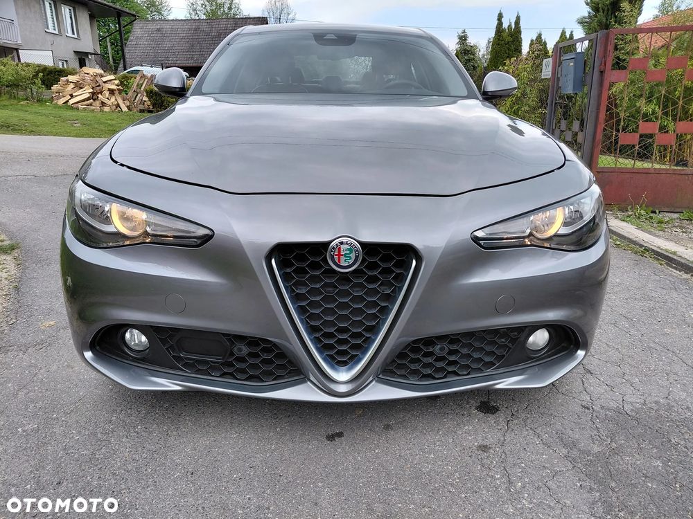 Alfa Romeo Giulia 2.2 AT8 Executive - 11