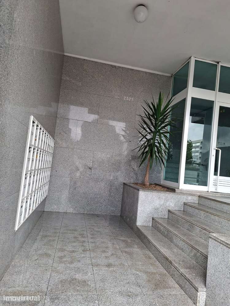 Apartamento T2+1 Aguas Santas com aquecimento central. - Grande imagem: 2/36