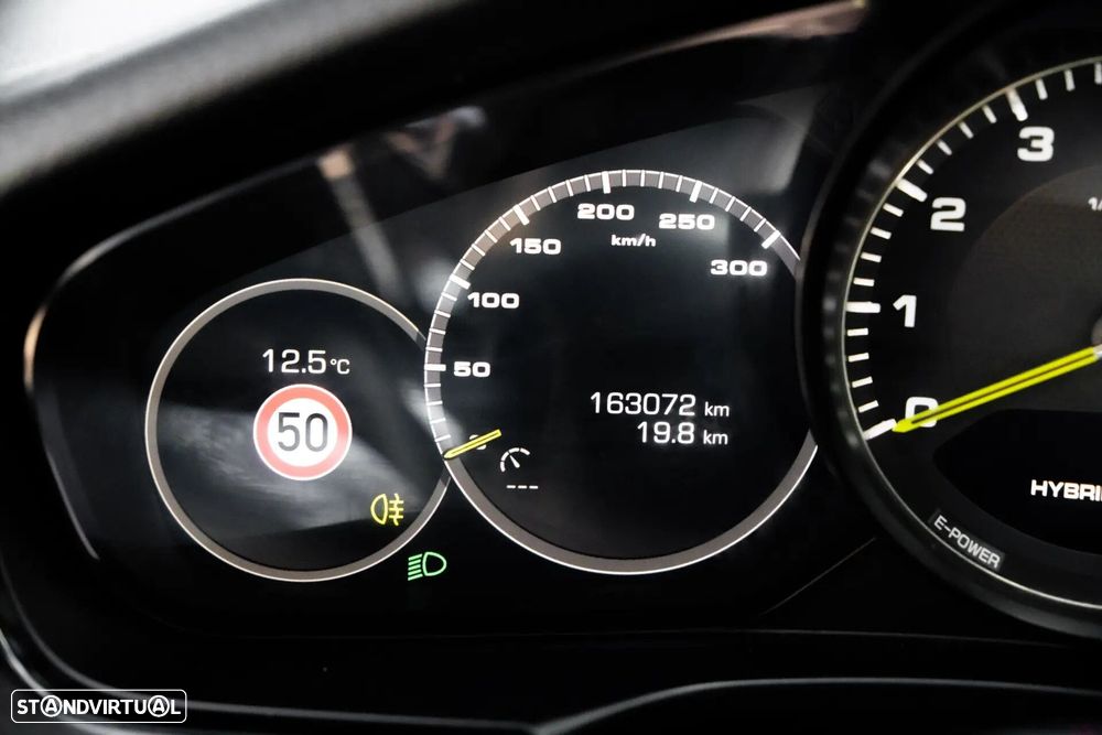 Porsche Panamera Sport Turismo 4 E-Hybrid Platinum Edition - 22