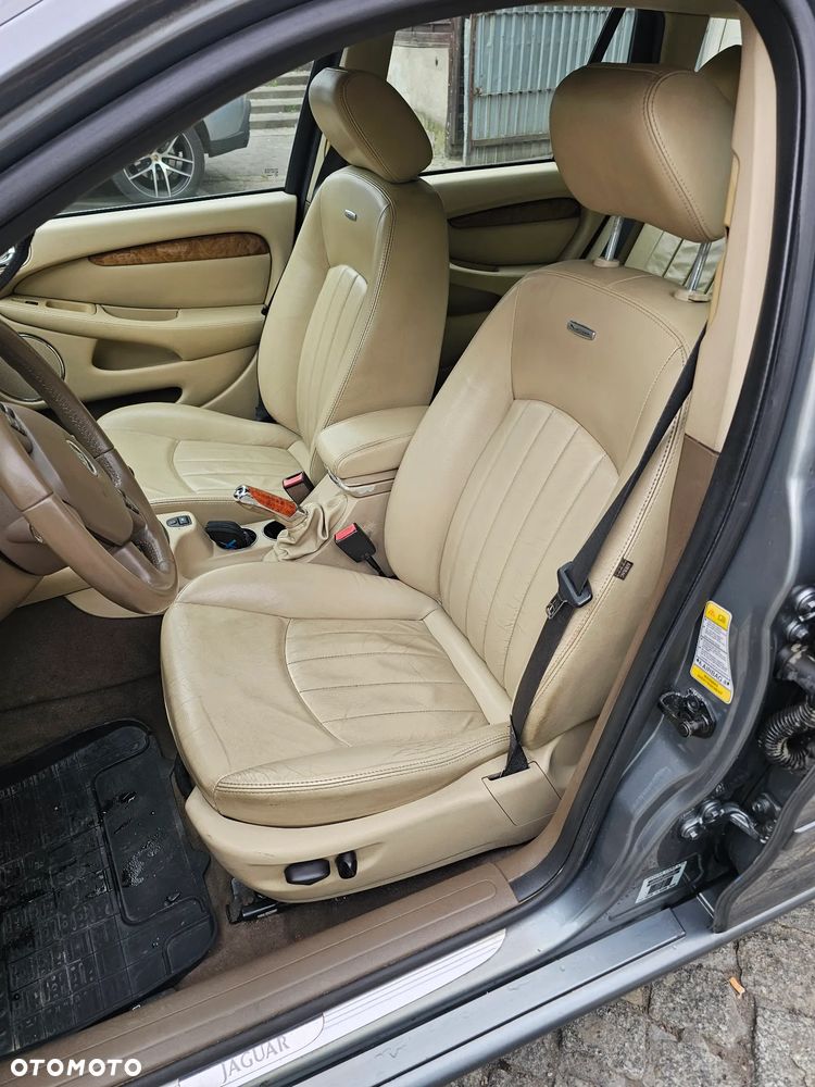 Jaguar X-Type - 12