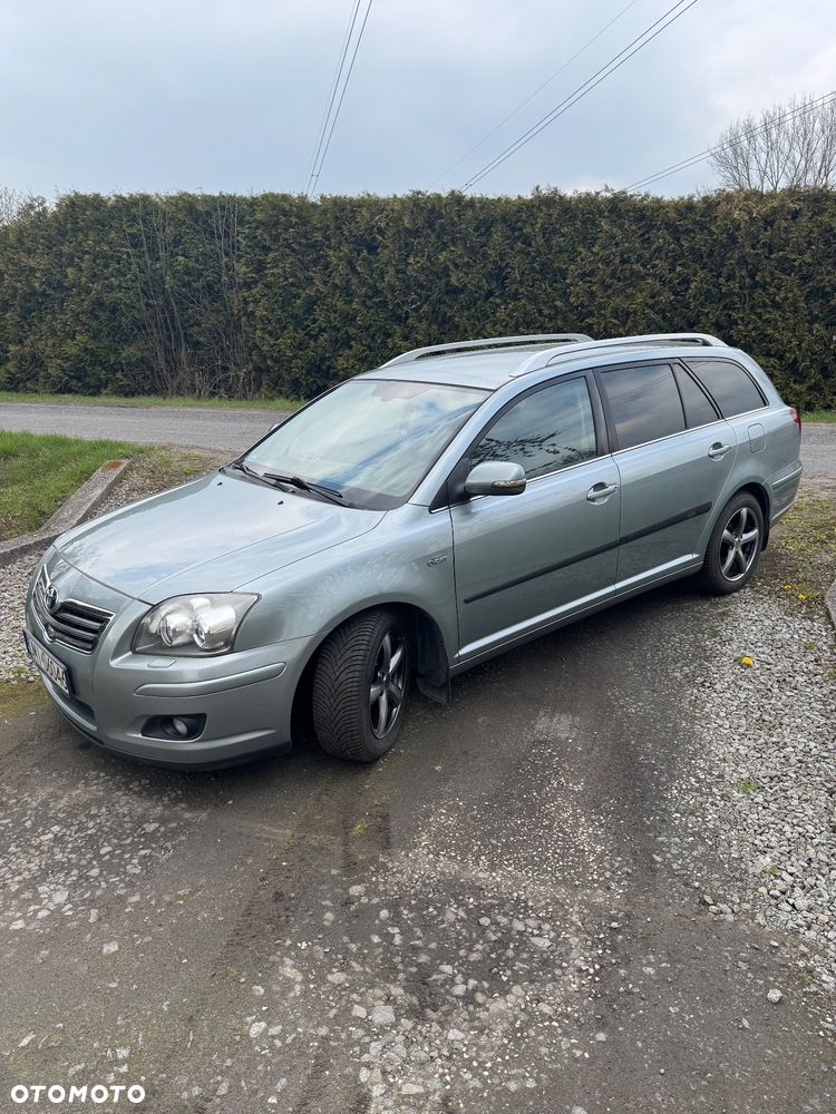 Toyota Avensis 2.2 D-CAT Sol plus NAVI - 2