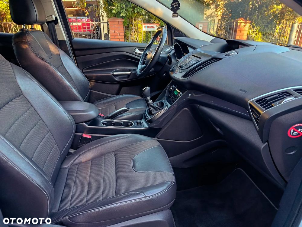 Ford Kuga 2.0 TDCi 2x4 Titanium - 15