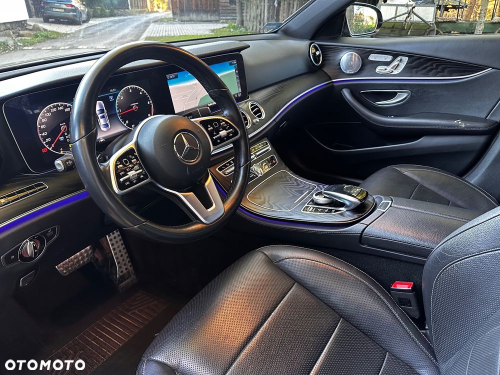 Mercedes-Benz Klasa E 220 d 4-Matic 9G-TRONIC - 15