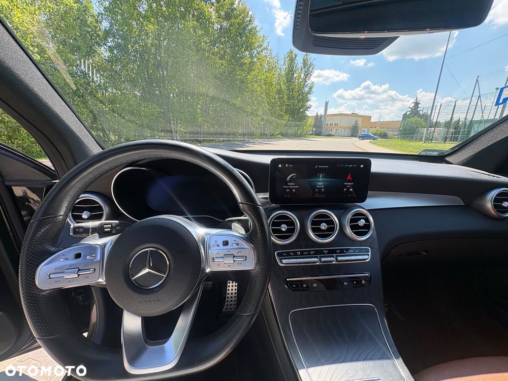 Mercedes-Benz GLC 300 e 4Matic 9G-TRONIC AMG Line - 14