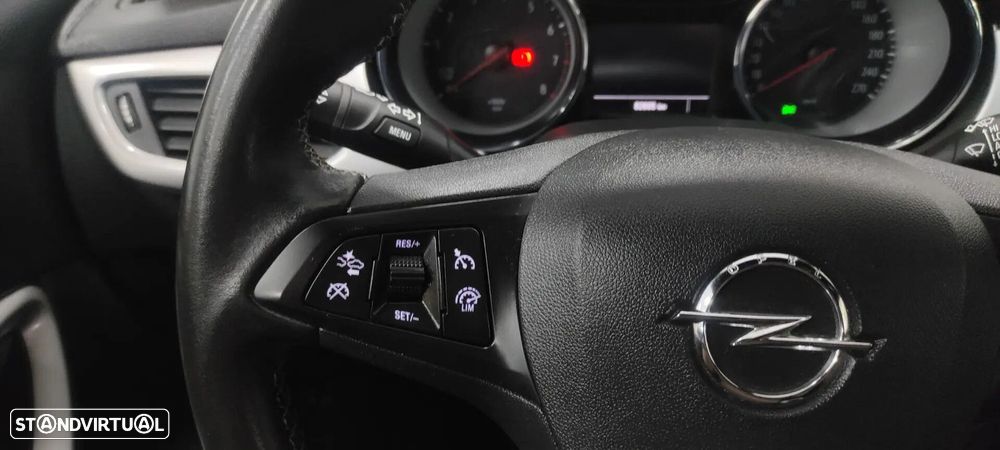 Opel Astra 1.2 Turbo - 31