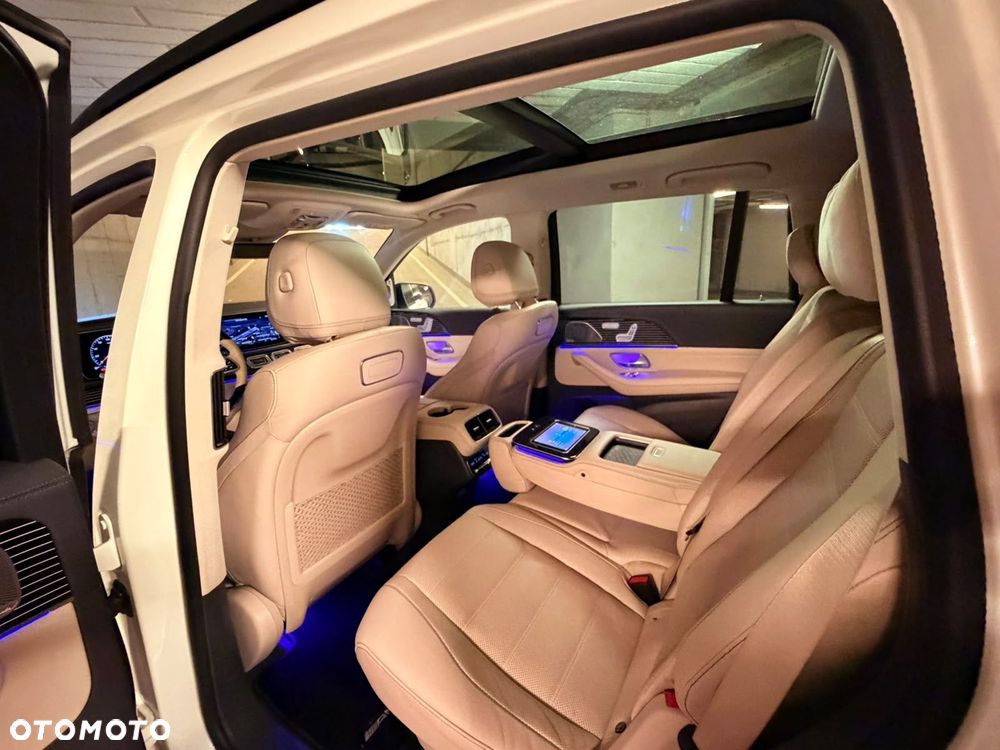 Mercedes-Benz GLS - 12