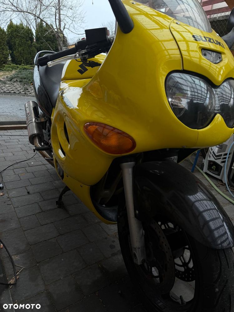 Suzuki GSX - 2