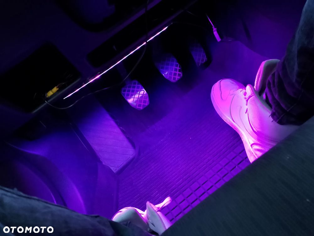 Audi A4 ver-avant-2-0-tdi-dpf - 13