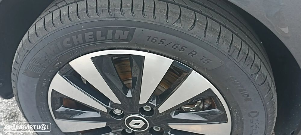 Renault Twingo E-Tech. 22 Techno - 12