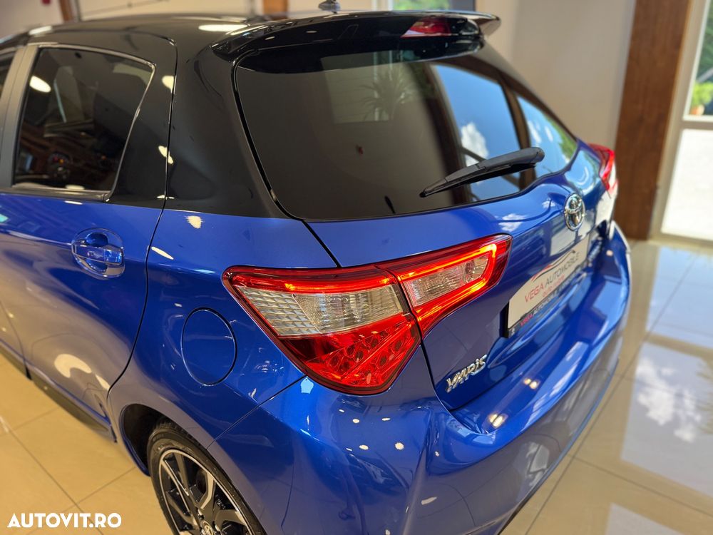 Toyota Yaris 1.5 VVT-i HSD Bi-Tone R&B - 37