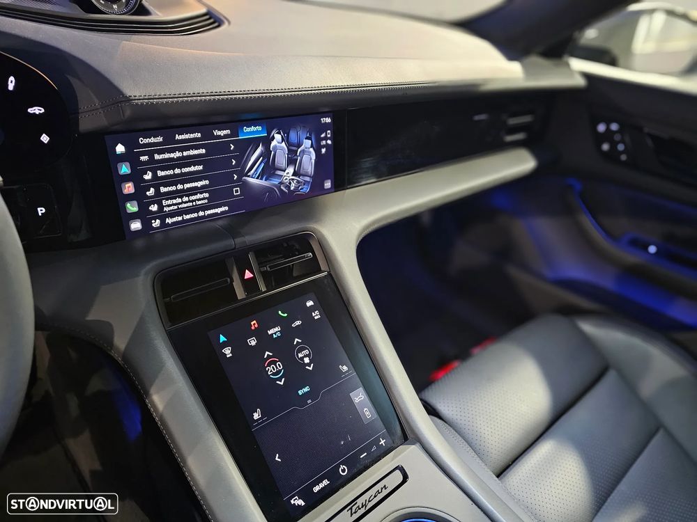 Porsche Taycan Cross Turismo 4 - 21