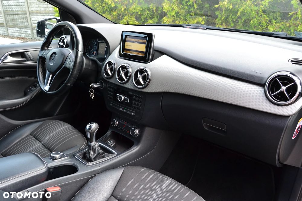 Mercedes-Benz Klasa B 180 CDI (BlueEFFICIENCY) - 34
