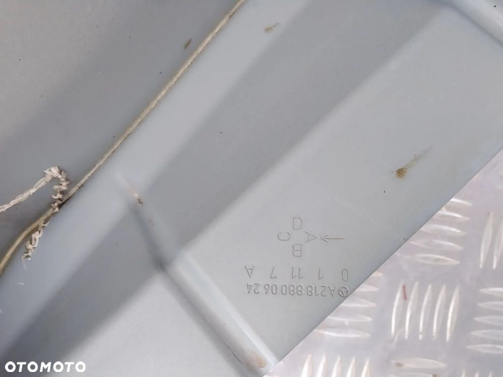 H224 PRAWY BŁOTNIK Mercedes CLS W218 - 4
