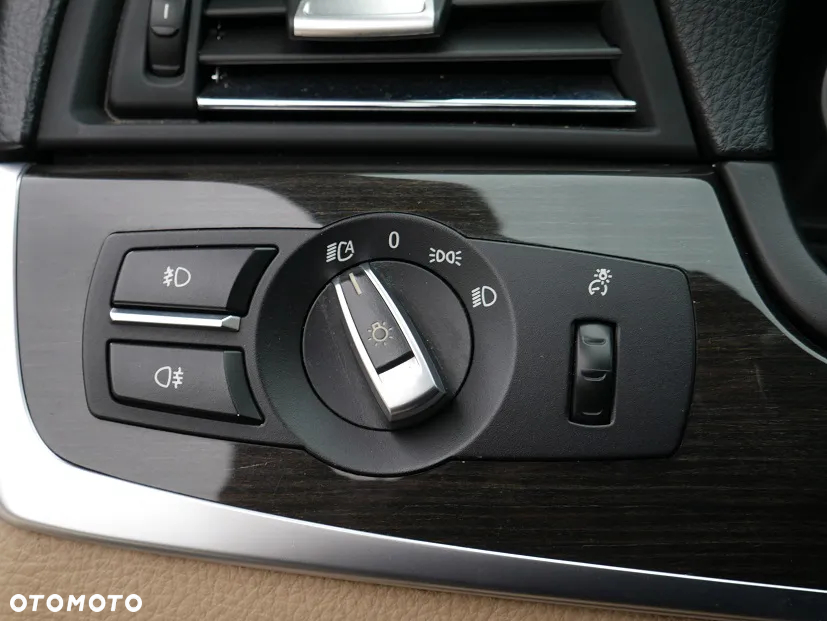 BMW Seria 5 530d Touring Sport-Aut - 21