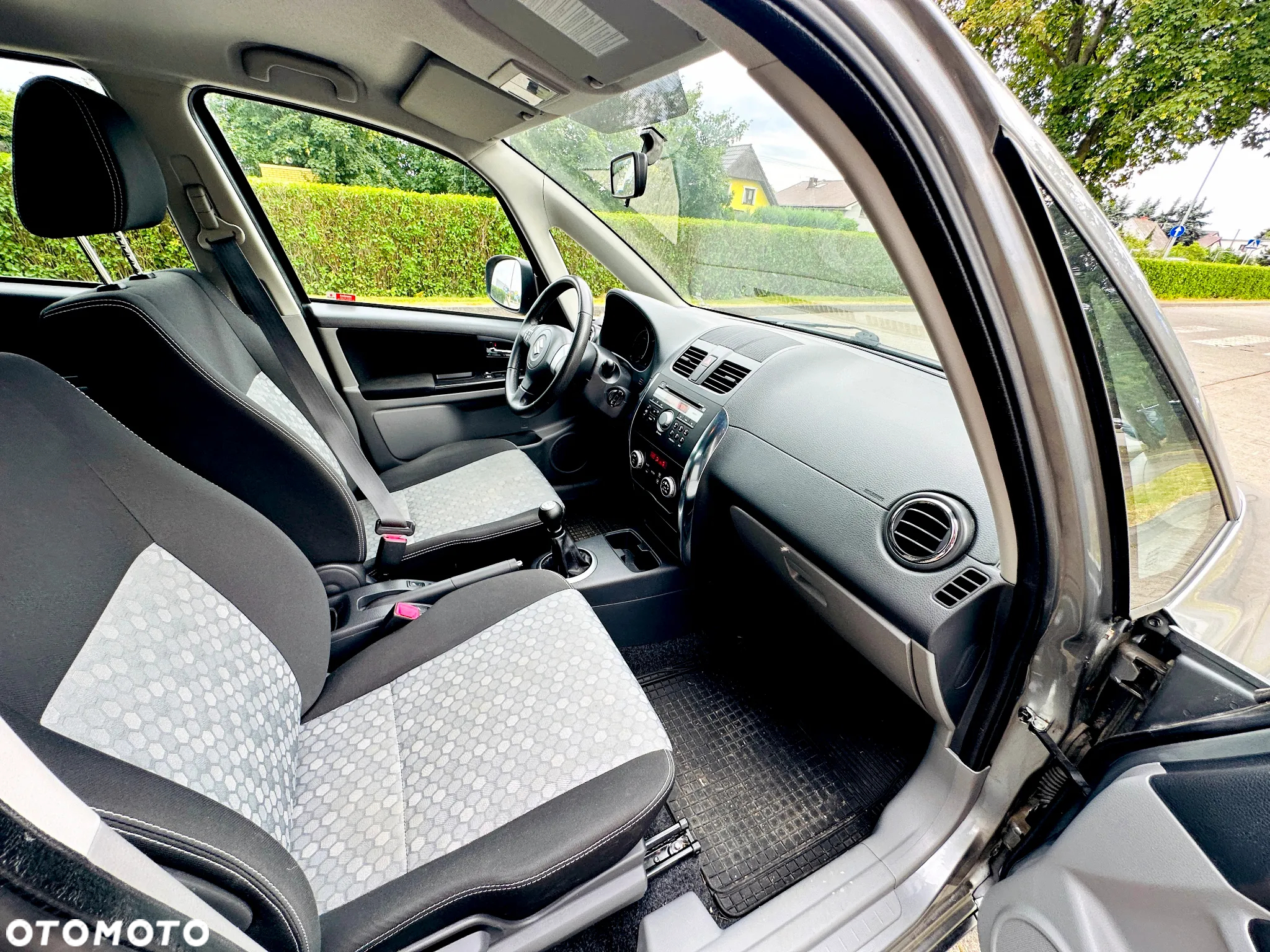 Suzuki SX4 1.6 Premium - 28